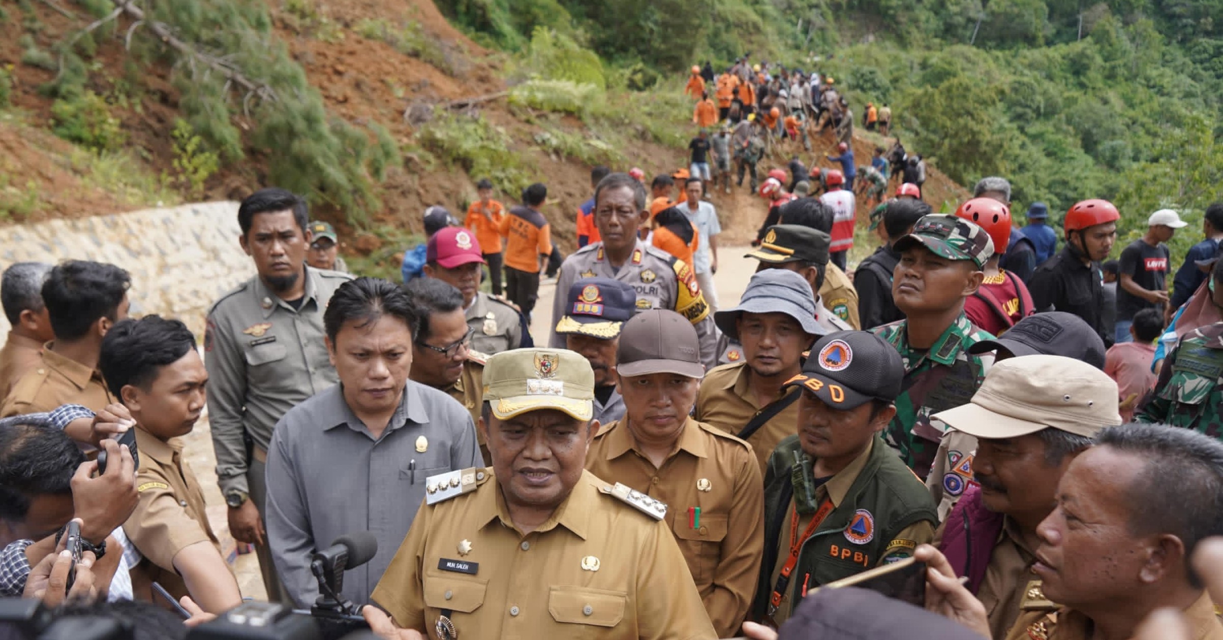 Pj Bupati Luwu Tinjau Lokasi Longsor