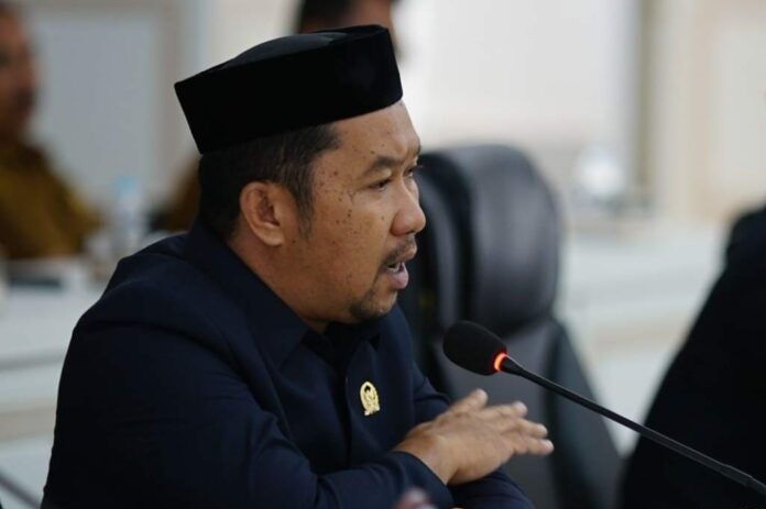 bata manurun dprd palopo